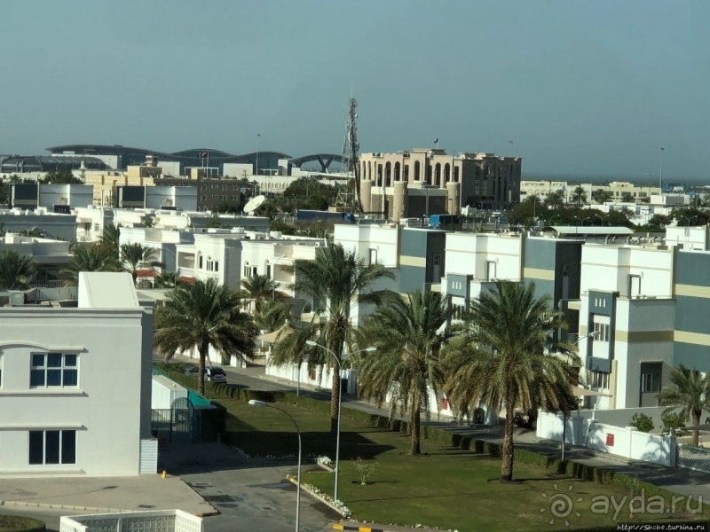 Оман нас встретил роскошным отелем