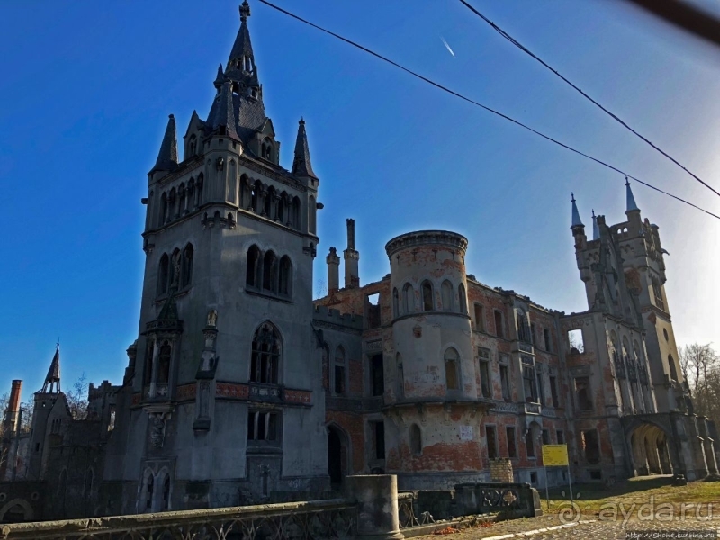 Замок в Копице — сгорел, но обещает вернуться