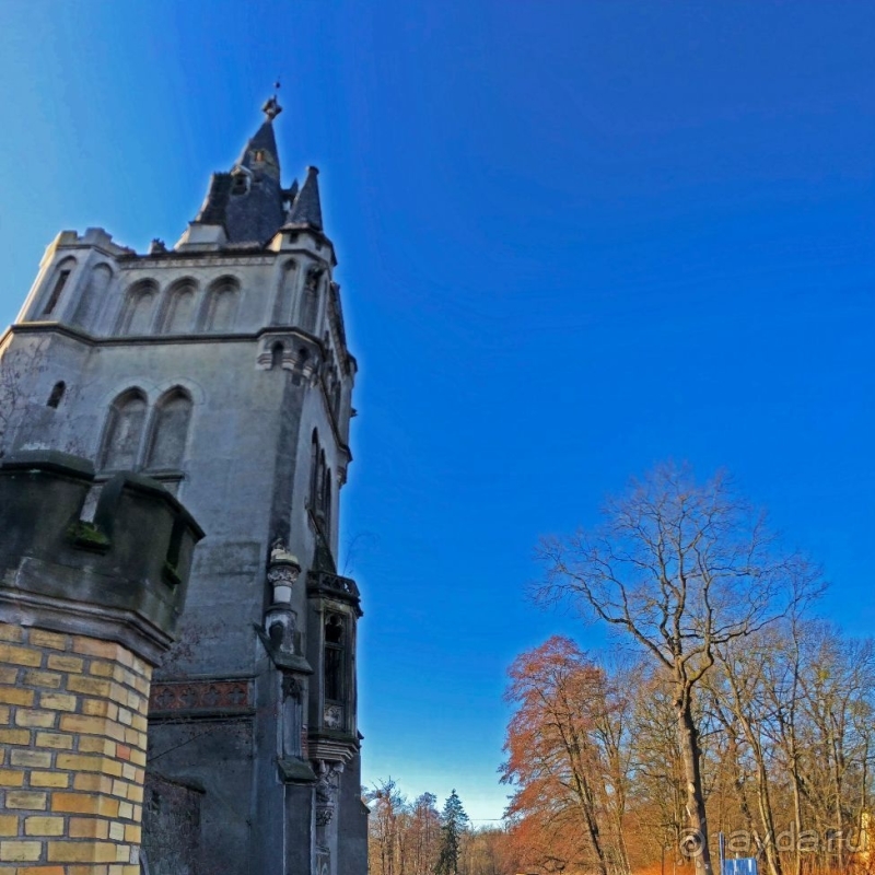 Замок в Копице — сгорел, но обещает вернуться