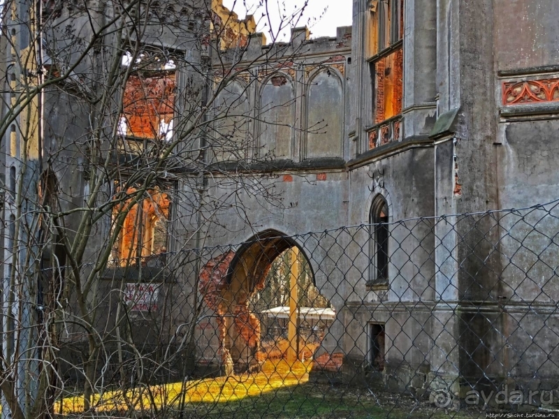 Замок в Копице — сгорел, но обещает вернуться