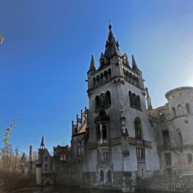 Замок в Копице — сгорел, но обещает вернуться