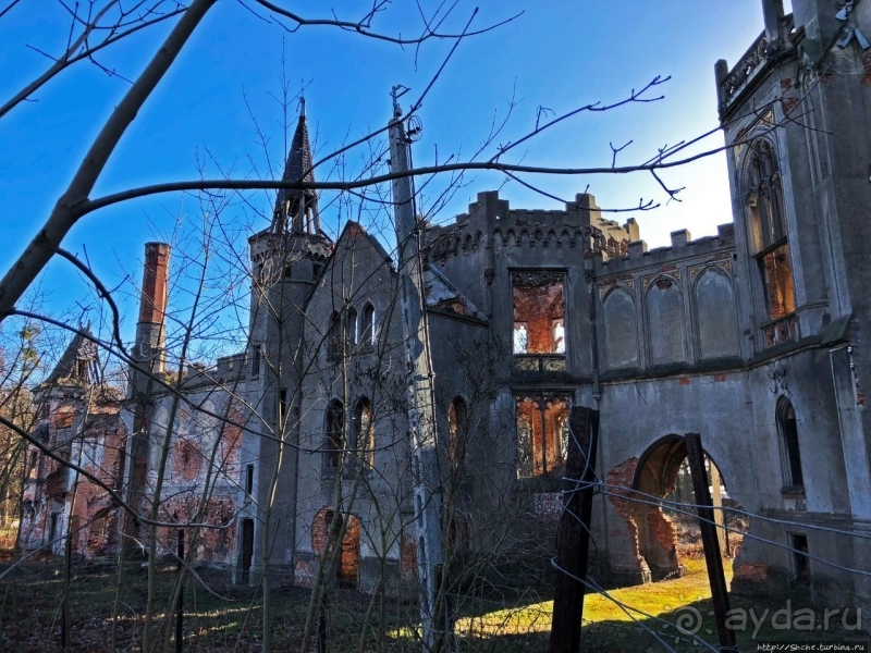 Замок в Копице — сгорел, но обещает вернуться