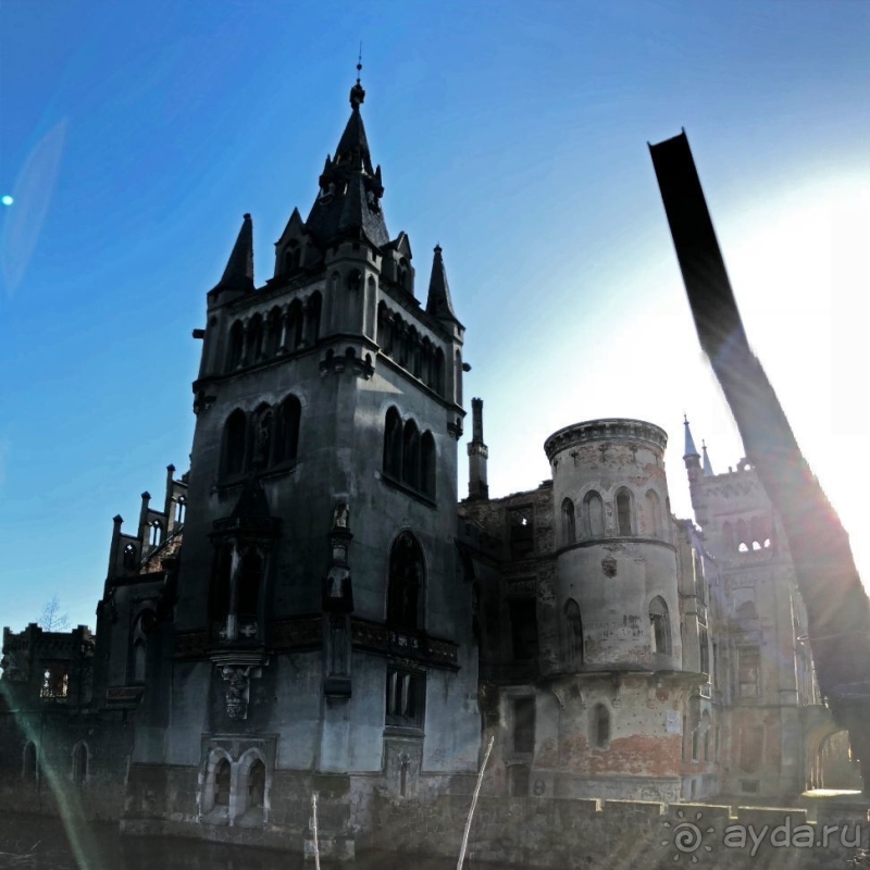 Замок в Копице — сгорел, но обещает вернуться