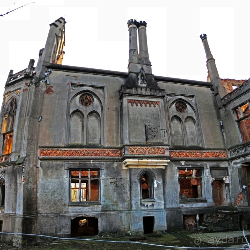 Замок в Копице — сгорел, но обещает вернуться