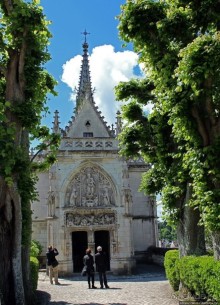 Часовня св. Губерта — скромное захоронение скромного бога