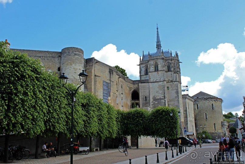Часовня св. Губерта — скромное захоронение скромного бога