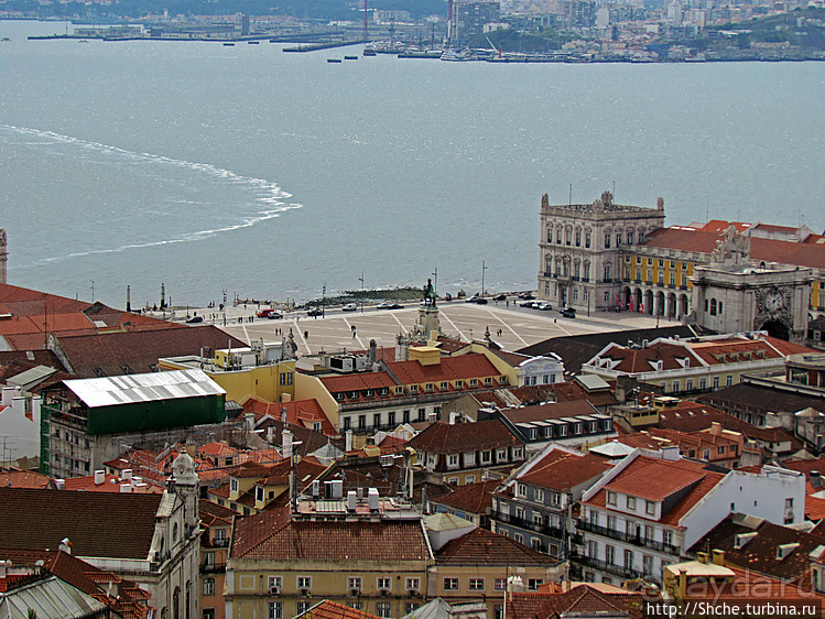 Castelo de Sao Jorge на вершине холма Алфама
