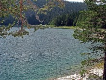 Живописные берега горного Черного озера в нац.парке Дурмитор