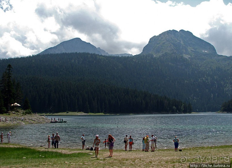 Живописные берега горного Черного озера в нац.парке Дурмитор