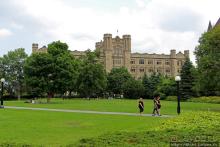 Погожий день в столице Канады