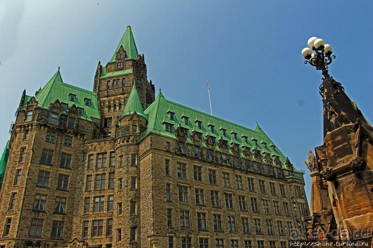 Погожий день в столице Канады