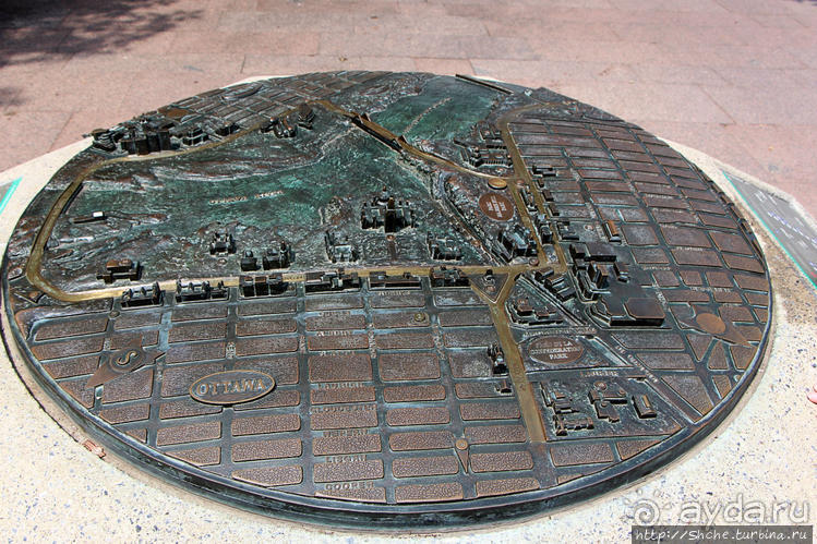 Погожий день в столице Канады