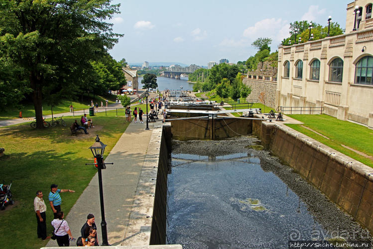 Погожий день в столице Канады