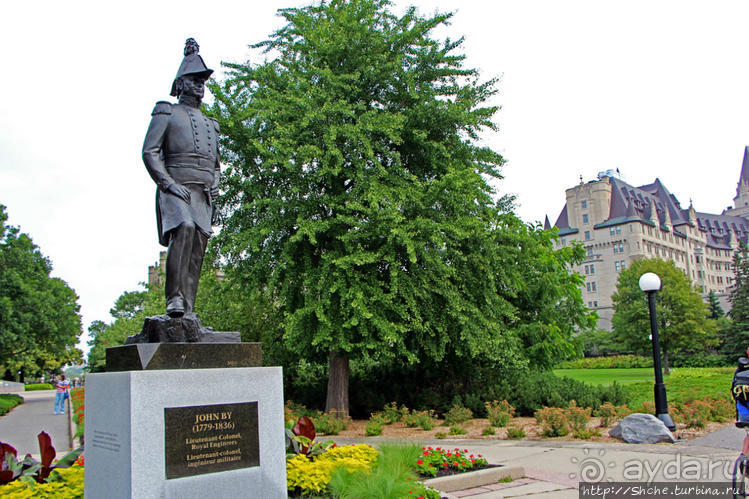 Погожий день в столице Канады