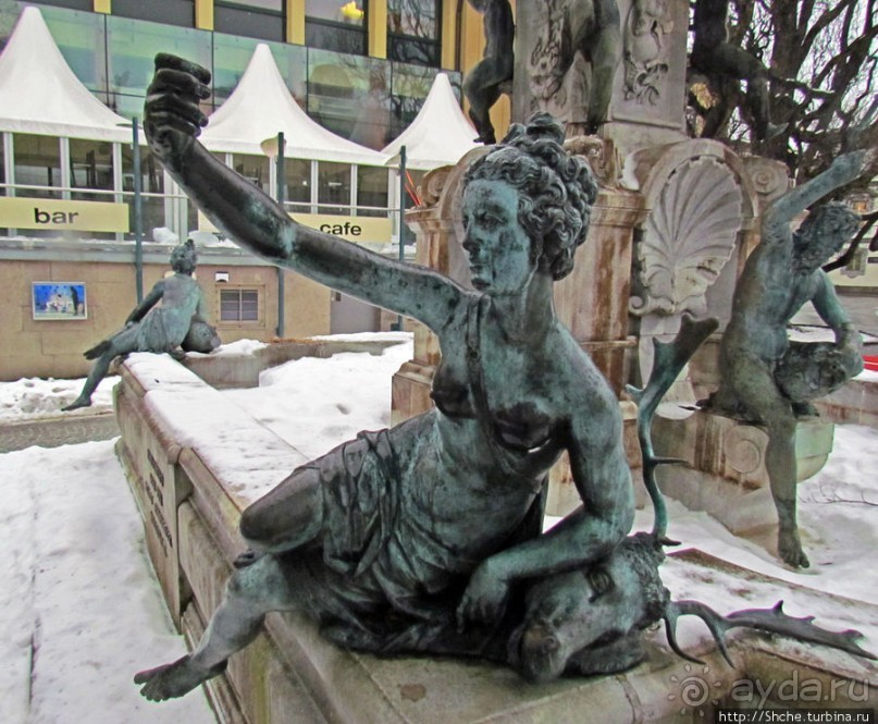 Рассмотрите повнимательнее, для нас же старались