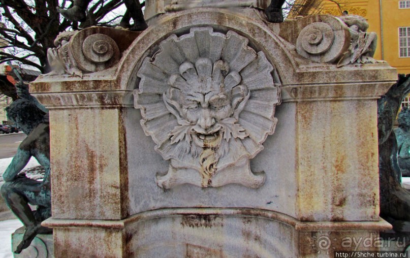 Рассмотрите повнимательнее, для нас же старались