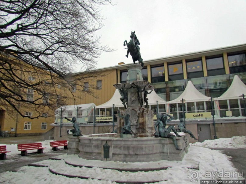 Рассмотрите повнимательнее, для нас же старались