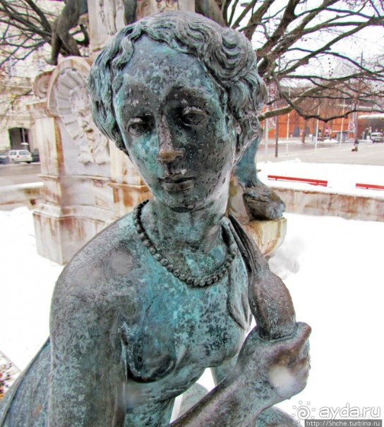 Рассмотрите повнимательнее, для нас же старались