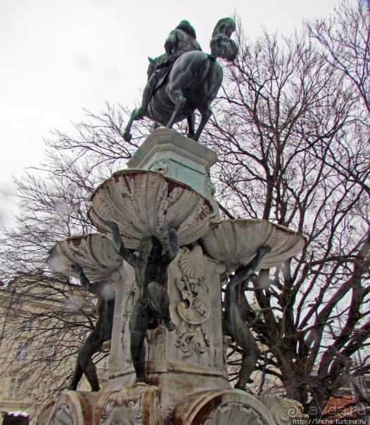 Рассмотрите повнимательнее, для нас же старались