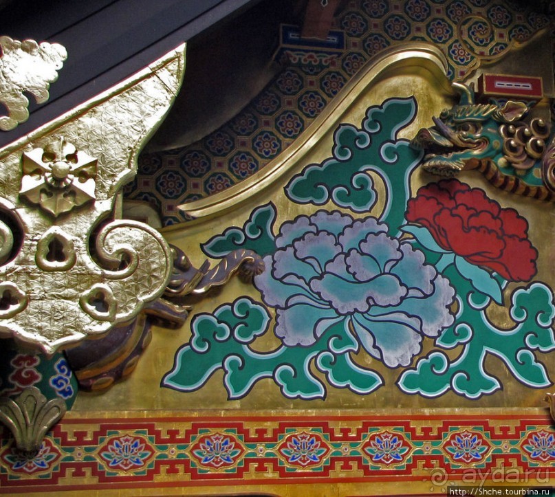 Изящные детали, характерные исключительно комплексу в Никко