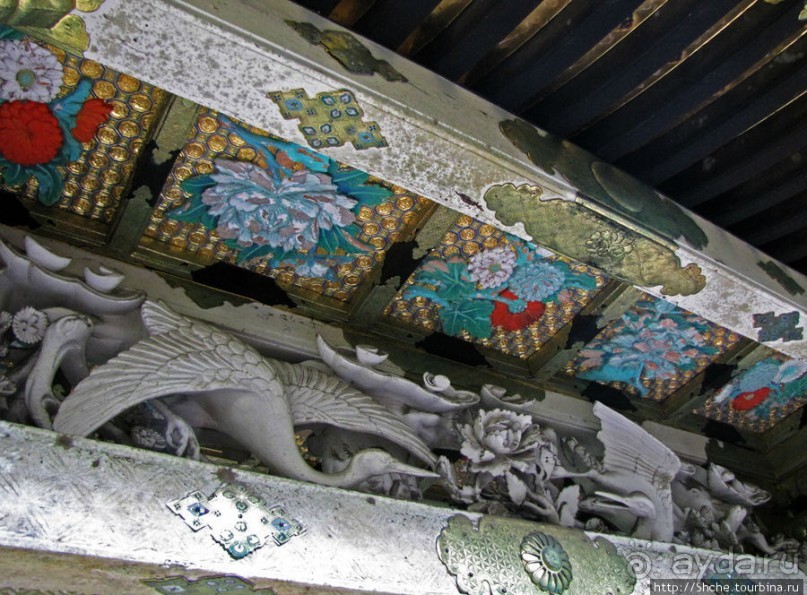 Изящные детали, характерные исключительно комплексу в Никко