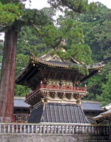 Изящные детали, характерные исключительно комплексу в Никко