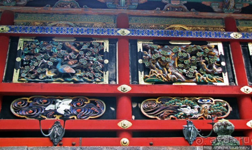 Изящные детали, характерные исключительно комплексу в Никко