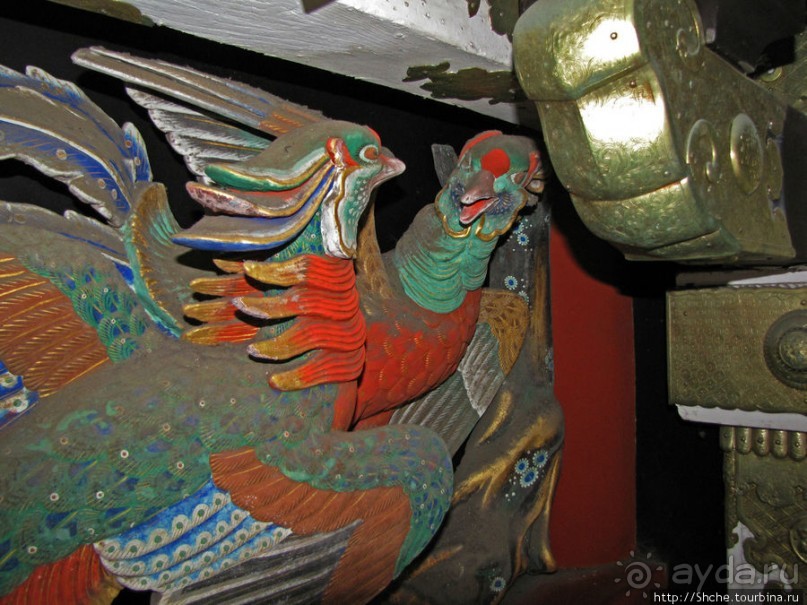 Изящные детали, характерные исключительно комплексу в Никко