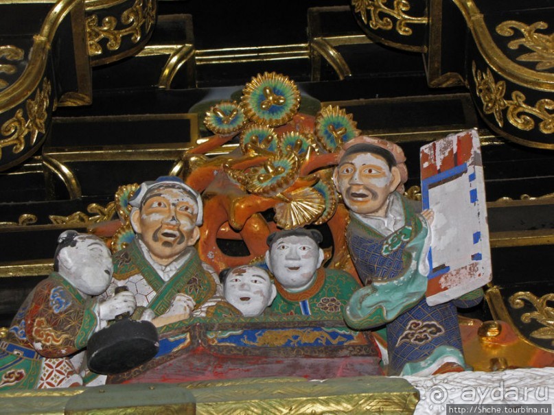 Изящные детали, характерные исключительно комплексу в Никко