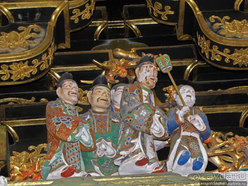 Изящные детали, характерные исключительно комплексу в Никко