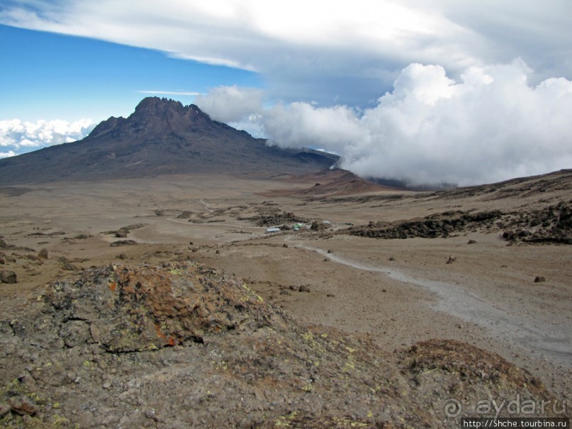 Kibo Hut (4703m) — последний лагерь перед вершиной Кили.