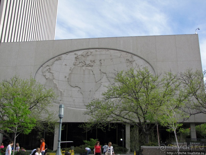 Цветущий парк у Храма Иисуса Христа. А мормоны - молодцы