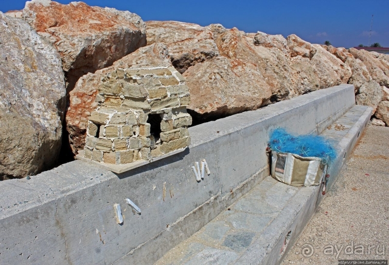 Никакого гламура, бухта только для рыбаков