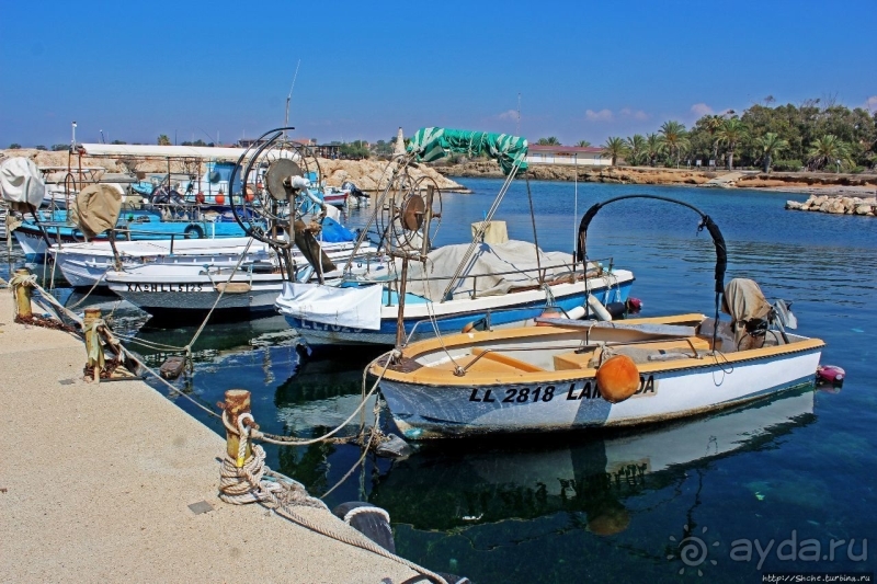 Никакого гламура, бухта только для рыбаков