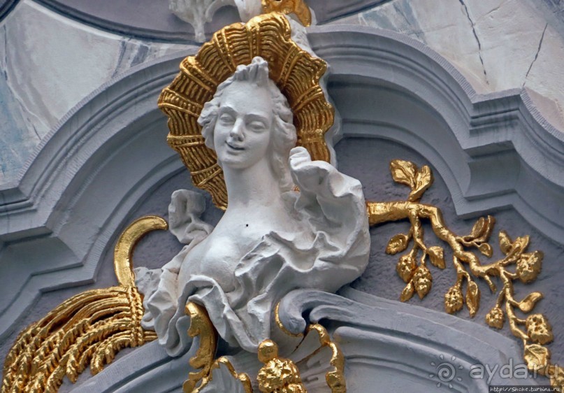 Альбом отзыва "Яркое пятно на мрачном фоне трирской античности"