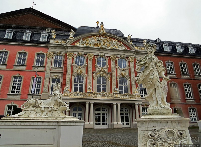 Яркое пятно на мрачном фоне трирской античности