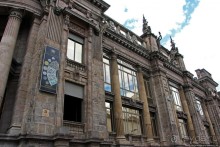 Центр Кито — крупнейший колониальный район Южной Америки