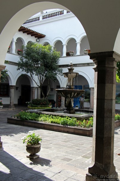 Центр Кито — крупнейший колониальный район Южной Америки