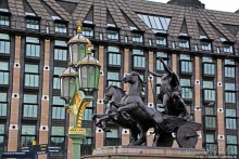 "London is the capital of Great Britain" . Фотозарисовка