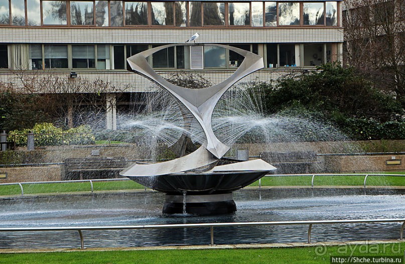 "London is the capital of Great Britain" . Фотозарисовка