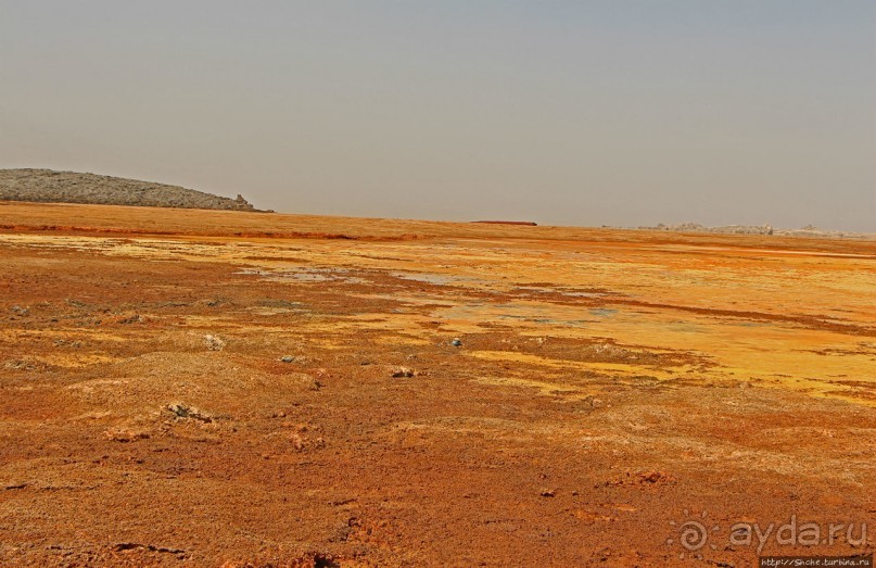 Кислотное "черное" озеро