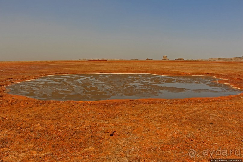 Кислотное "черное" озеро