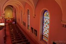 В гостях у Радуги. Розовая церковь Адамса