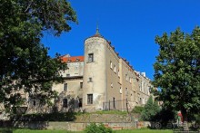 Замок, ратуша, площадь Рынок — обычный польский городок Явор