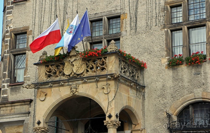 Замок, ратуша, площадь Рынок — обычный польский городок Явор