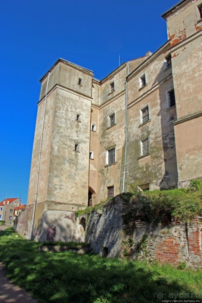 Замок, ратуша, площадь Рынок — обычный польский городок Явор