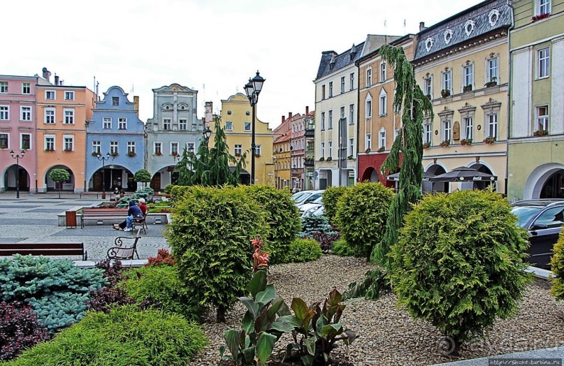 Замок, ратуша, площадь Рынок — обычный польский городок Явор