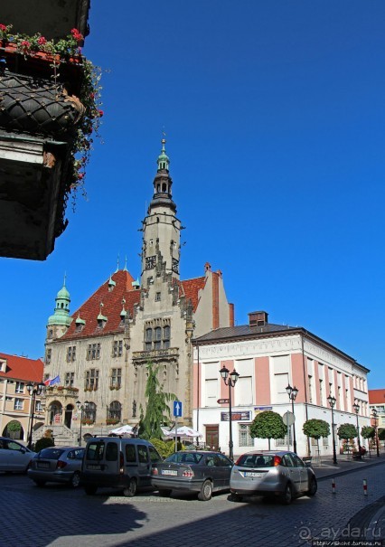 Замок, ратуша, площадь Рынок — обычный польский городок Явор