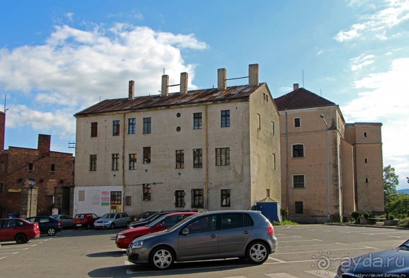 Замок, ратуша, площадь Рынок — обычный польский городок Явор