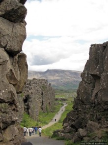 Альбом отзыва "Pingvellir — здесь Европа расходится с Америкой"